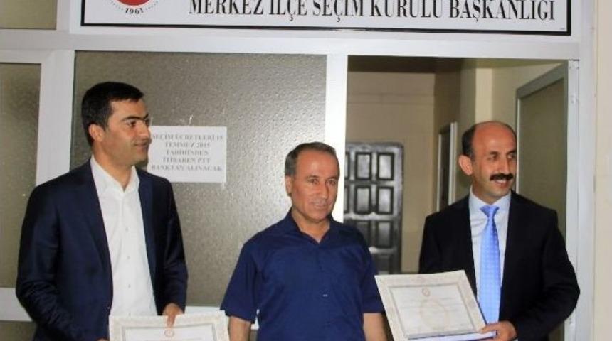 Hakkari Milletvekilleri Mazbatalarını Aldı