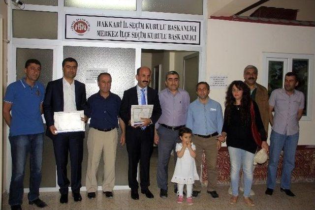 Hakkari Milletvekilleri Mazbatalarını Aldı