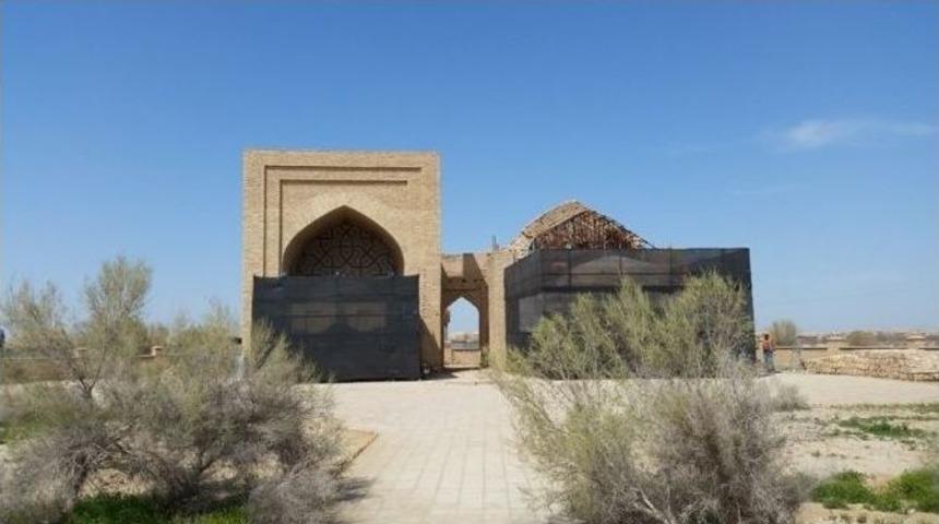 T&uuml;rkmenistan Merv&rsquo;de Sahabe T&uuml;rbeleri Restorasyonu Devam Ediyor