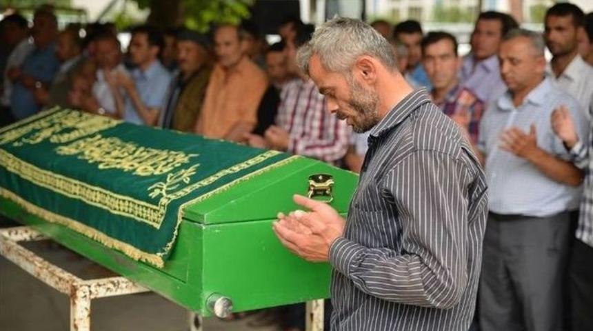 Kelkit &Ccedil;ayı&rsquo;nda 29 G&uuml;n Sonra Bulunan Ali&rsquo;nin Cenazesi Toprağa Verildi