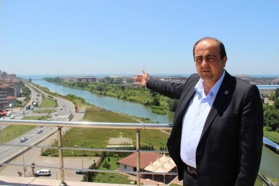 G&uuml;l&uuml;&ccedil; Belediyesi Sahil Projesine Başlıyor