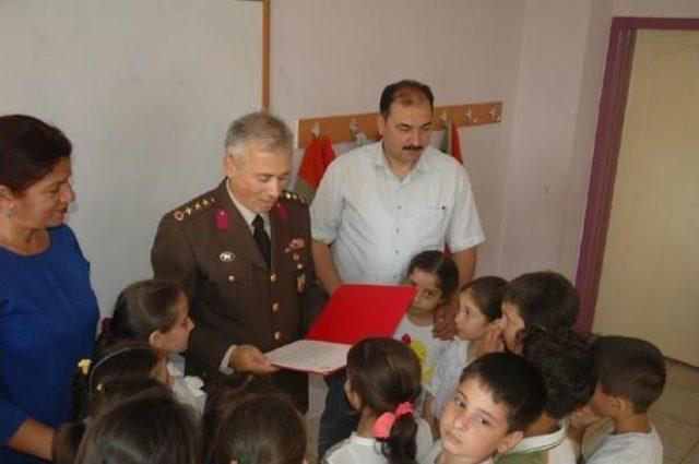 Orgeneral Özel, Geçmiş Olsun Mektubuna Satranç Takımıyla Teşekkür Etti