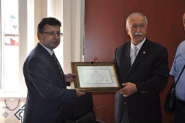 Giresun&rsquo;da Chp&rsquo;li Ve Mhp&rsquo;li Milletvekilleri Mazbatalarını Aldılar 1