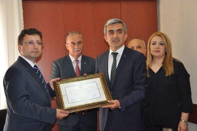 Giresun&rsquo;da Chp&rsquo;li Ve Mhp&rsquo;li Milletvekilleri Mazbatalarını Aldılar 2