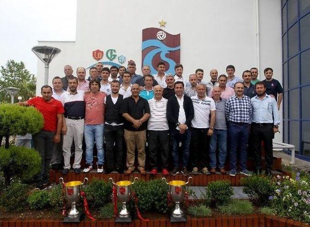 Trabzonspor’da Altyapı Takımlarına Barbekü Partisi