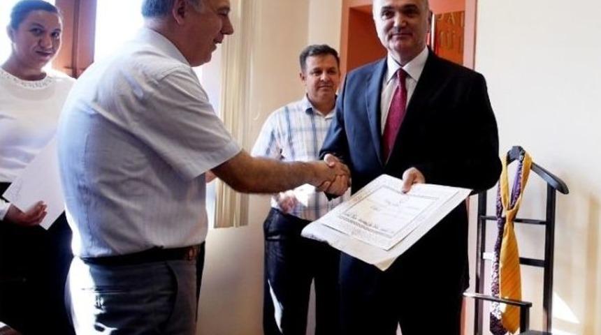 Ak Parti D&uuml;zce Milletvekilleri Mazbatalarını Aldı