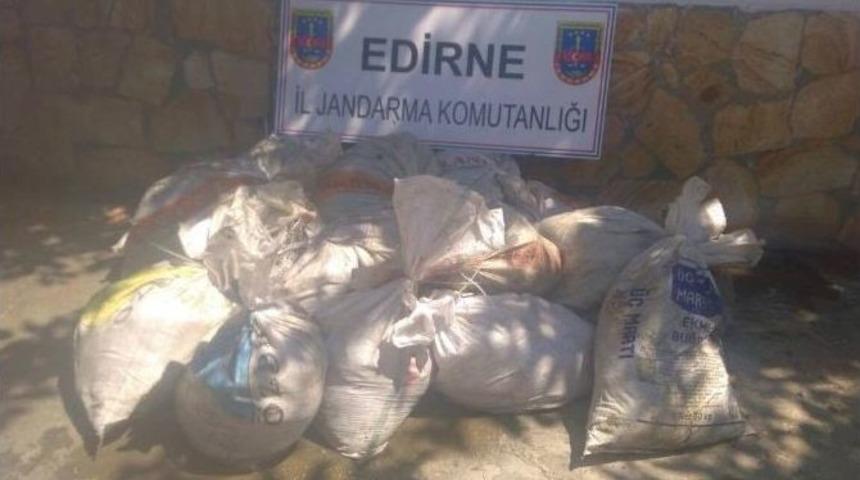 Yunan Sınırında Terk Edilen Ara&ccedil;ta 1 Ton Ka&ccedil;ak Et Ele Ge&ccedil;irildi