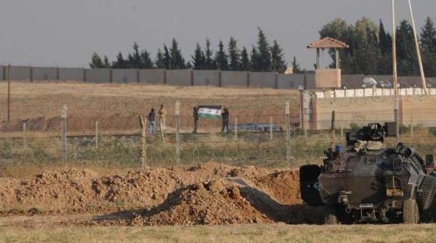 Sınırda Hem Gelmek Isteyen, Hem Gitmek Isteyenler Bekliyor (9)