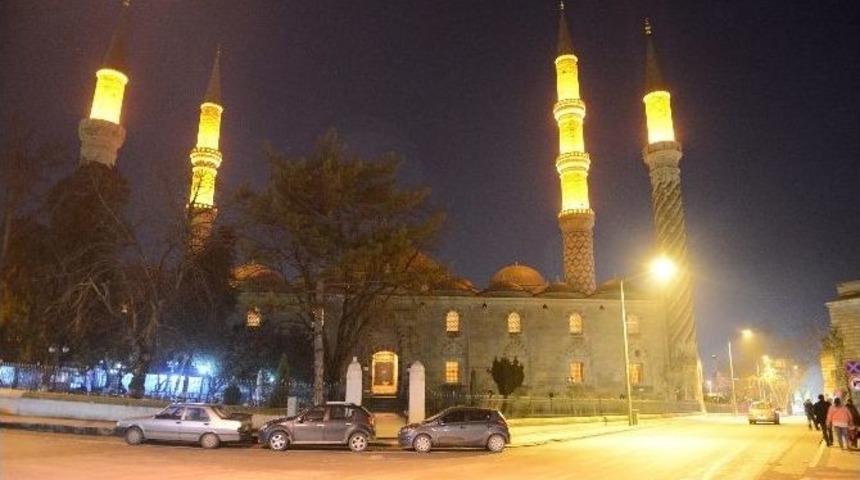 Edirne&rsquo;de &Uuml;&ccedil; Cami 24 Saat A&ccedil;ık