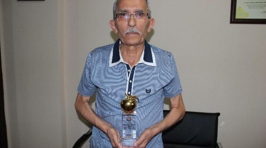 Manisalı Şair Tanrıverdi&rsquo;den B&uuml;y&uuml;k Başarı