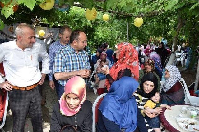 Başkan &Uuml;z&uuml;lmez, Kartepeliler&rsquo;in Mutluluklarına Ortak Oldu 1