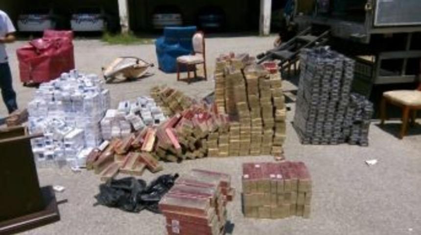 Kamyonette G&uuml;mr&uuml;k Ka&ccedil;ağı 950 Karton Sigara Ele Ge&ccedil;irildi