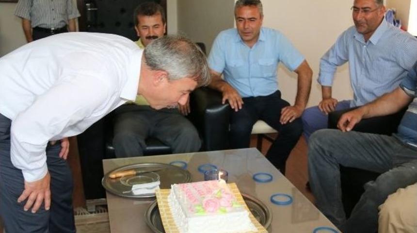 Başkan Yaralı&rsquo;ya Doğum G&uuml;n&uuml; S&uuml;rprizi