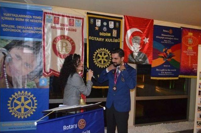 Didim’de Rotary Ve Rotaractlarda Devir Teslim Töreni Yapıldı