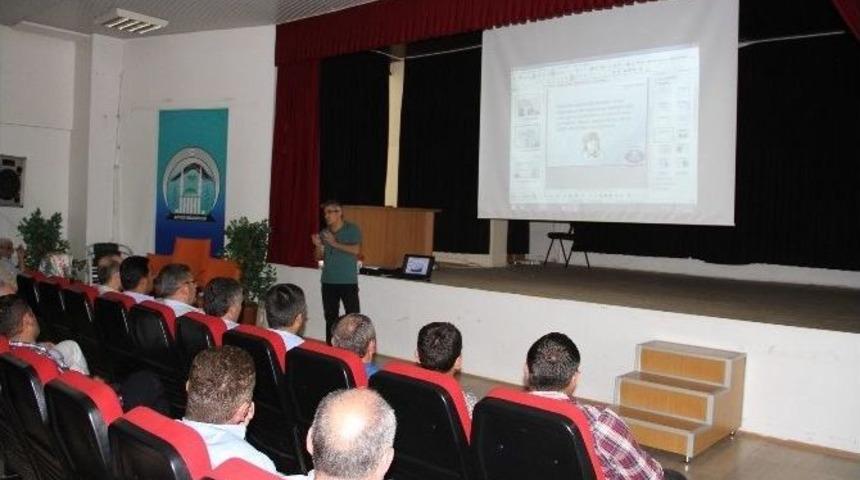 Akyazı Belediyesi İş Sağlığı Ve G&uuml;venliği Yasası Hakkında Konferans Verdi