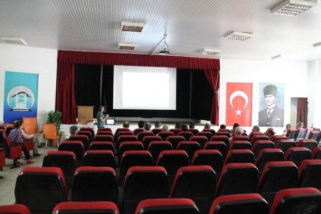 Akyazı Belediyesi İş Sağlığı Ve Güvenliği Yasası Hakkında Konferans Verdi