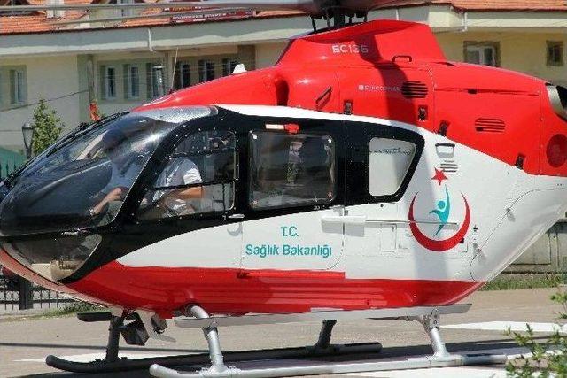 Minik İkizler İçin Ambulans Helikopter Havalandı