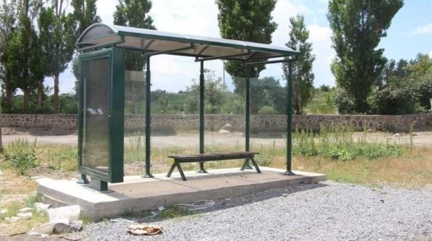 Karlıova&rsquo;da Otob&uuml;s Durakları Ve &Ccedil;eşmeler Yapıldı