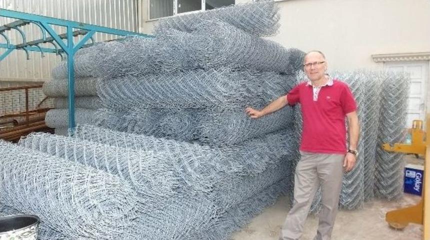 Burhaniyeli Makine Teknisyeni &Uuml;rettiği Tel &Ouml;rme Makinelerini D&uuml;nyaya İhra&ccedil; Ediyor