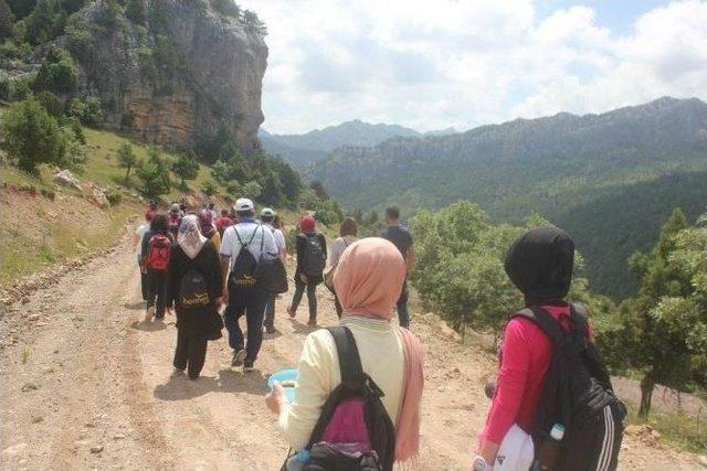 Beyşehir’de Çamlık Mağaraları Yürüyüşü Gerçekleştirildi