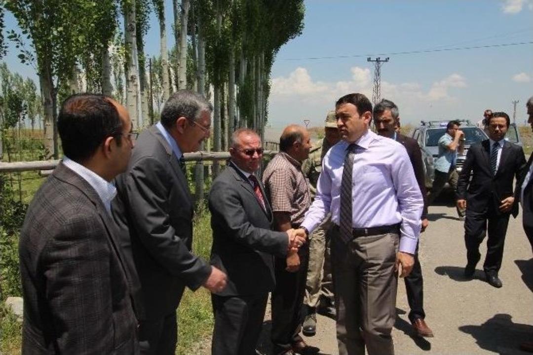 Vali Işın, &Ccedil;iftepınar K&ouml;y&uuml;n&uuml; Ziyaret Etti