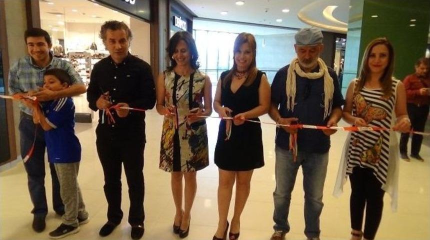 Novada&rsquo;da &Uuml;&ccedil; Ressamdan &Uuml;&ccedil; Sergi