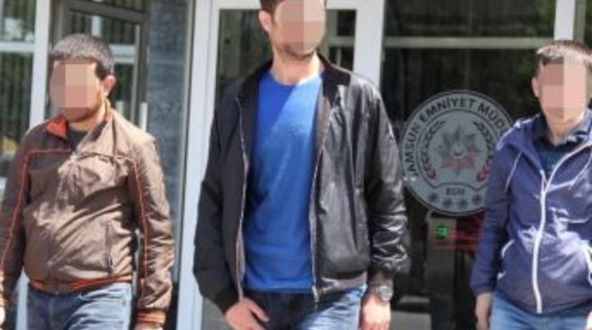 Ş&uuml;pheli Ara&ccedil;ta Polis Malzemesi Ele Ge&ccedil;ti: 3 G&ouml;zaltı