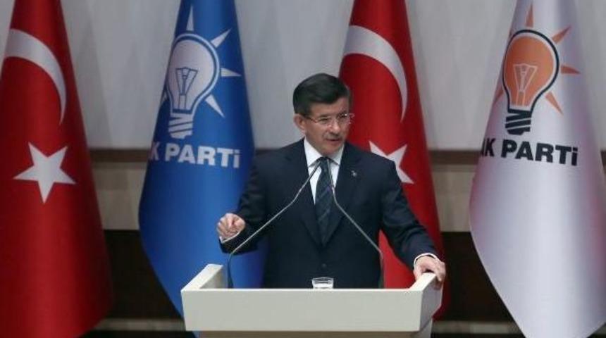 Davutoğlu : Yumruklarınızı &Ccedil;&ouml;z&uuml;n, Bu &Uuml;lkenin Geleceğini Hep Beraber Konuşalım