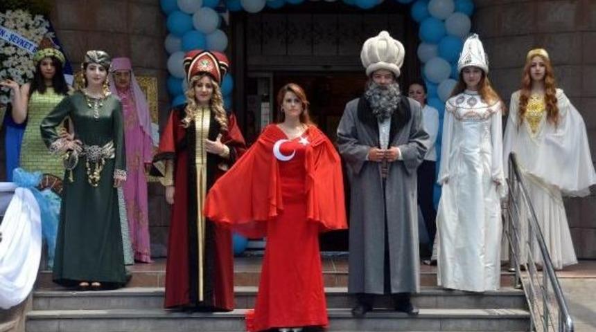Kayseri'de Tarih Kokan Defile
