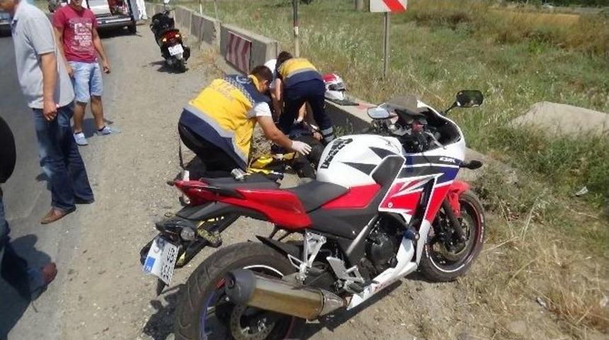 Virajı Alamayınca Bariyerlere &Ccedil;arptı