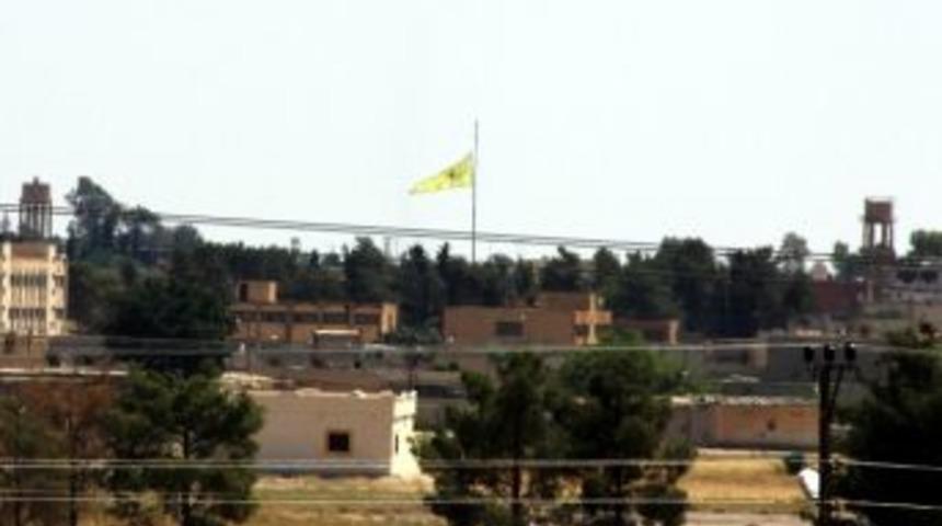İndirilen Işid Bayrağı Yerine Pyd Bayrağı Asıldı