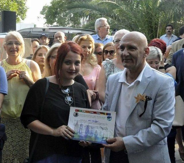 Uluslararası Kadın Ressamlar &Ccedil;alıştayı Sona Erdi 1