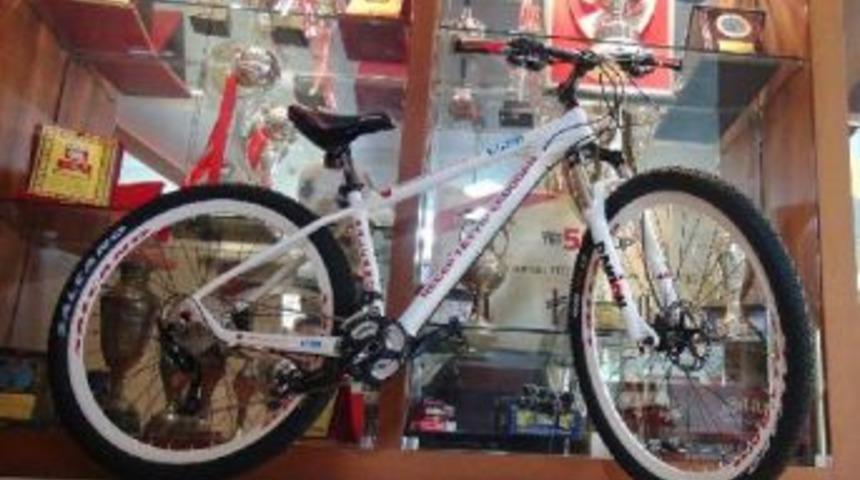 Erdoğan'ın Bindiği Bisiklet, &Ccedil;aykur Rizespor M&uuml;zesi'nde