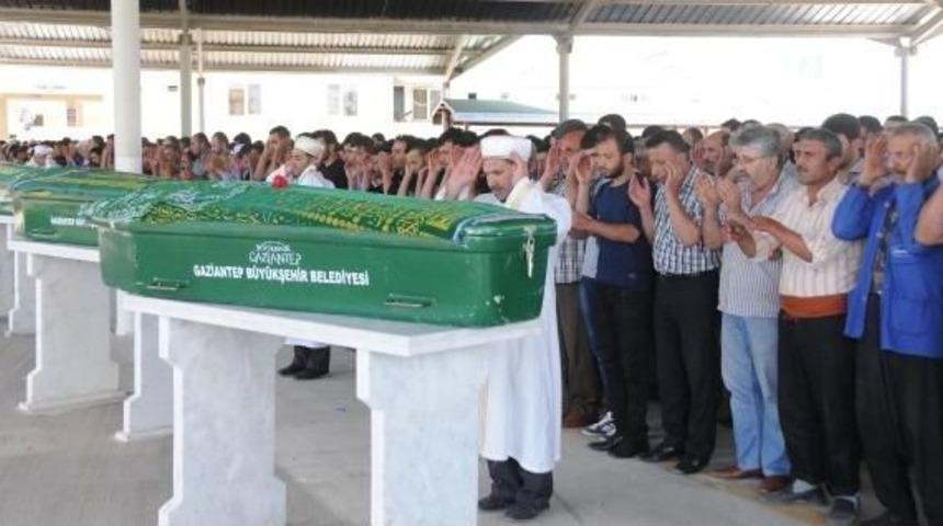 Aksu Irmağı&rsquo;Nda Boğulan 3 Kuzen Toprağa Verildi