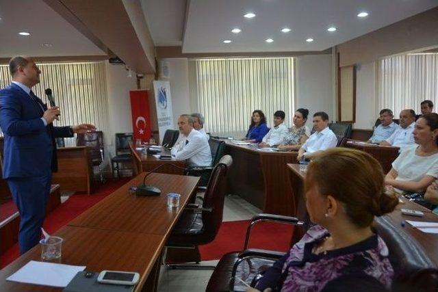 Yunusemre Belediyesi’nde Daire Müdürlerine ‘liderlik’ Semineri