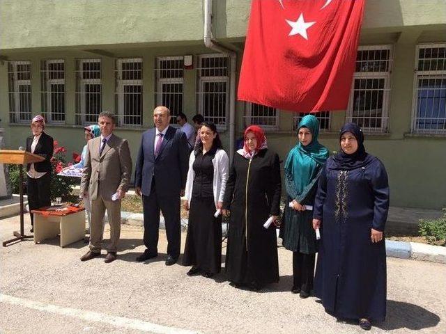 Bolvadin Halk Eğitim Merkezi Müdürlüğü’nden Yıl Sonu Sergisi