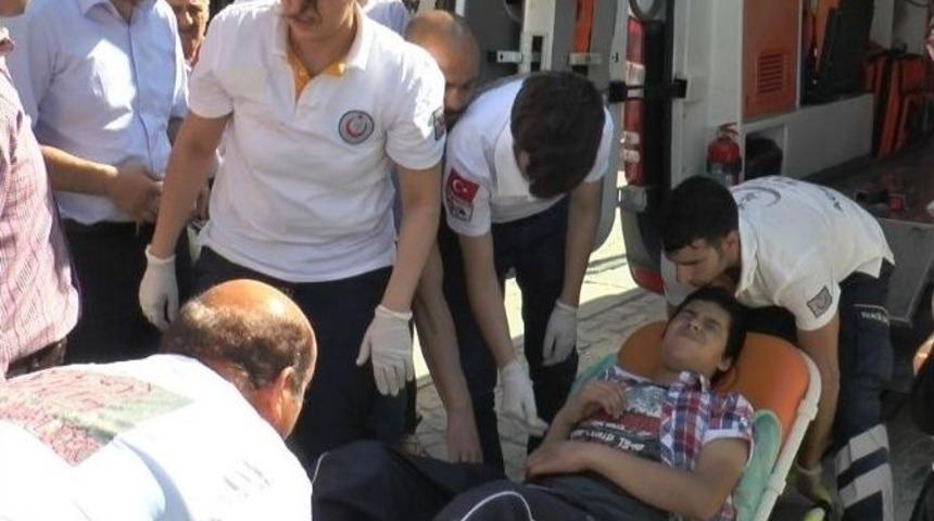 Elazığ&rsquo;da Bir &Ccedil;ocuğun Eli Asans&ouml;re Sıkıştı