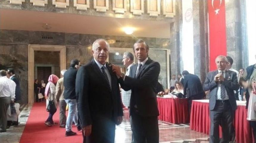 &Ouml;zbakır Ve &Ccedil;aturoğlu&rsquo;na Rozetleri Takıldı