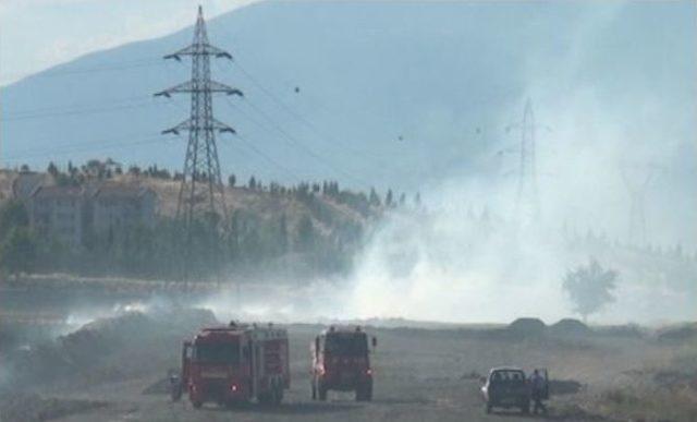 Bin Dönümlük Buğday Tarlası Kül Oldu