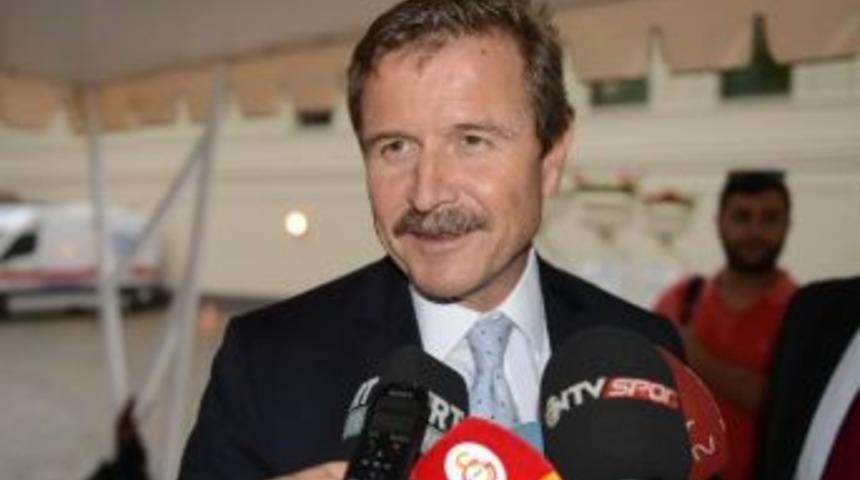 C&uuml;neyt Tanman: &ldquo;van Persie Ve Huntelaar G&uuml;ndemimizde Yok&rdquo;