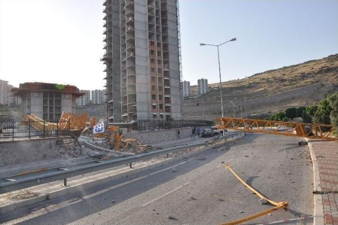 İzmir&rsquo;de Vin&ccedil; Faciası: 2 &Ouml;l&uuml;, 3 Yaralı