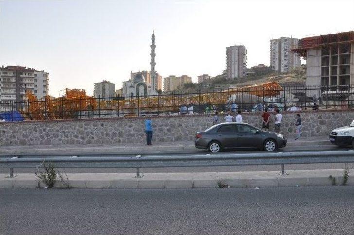 İzmir’de Vinç Faciası: 2 Ölü, 3 Yaralı G2