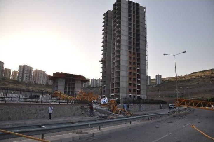 İzmir’de Vinç Faciası: 2 Ölü, 3 Yaralı G4