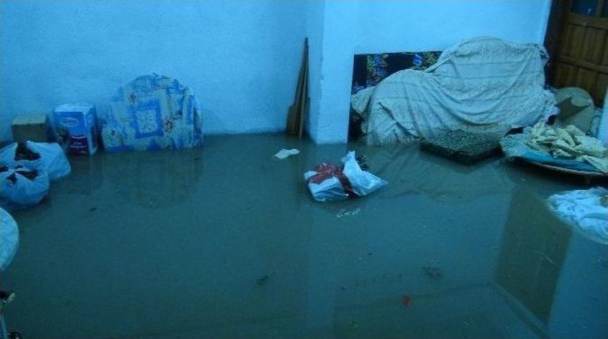 Bilecik’te Ceviz Büyüklüğünde Dolu Yağdı