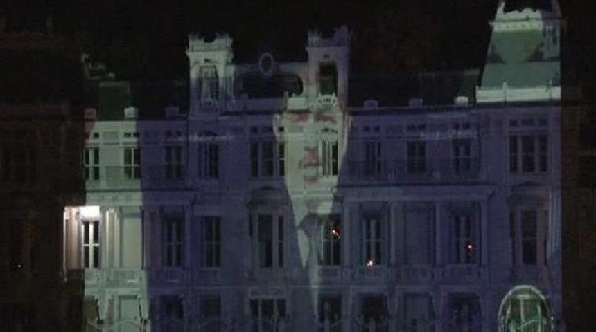 Mursi'ye Verilen Idam Cezasının Onanmasına Denizden Projeksiyonlu Protesto