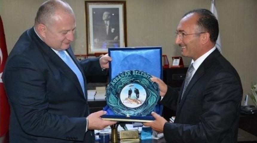 G&uuml;rcistan Heyetinden Başkan K&ouml;ksoy&rsquo;a Ziyaret