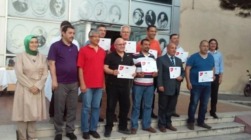 Babalar Sertifikalarını Aldı