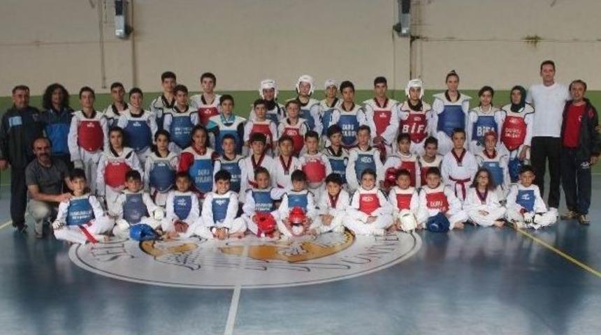 Konya Ve Karamanlı Tekvandoculardan G&uuml;&ccedil; Birliği