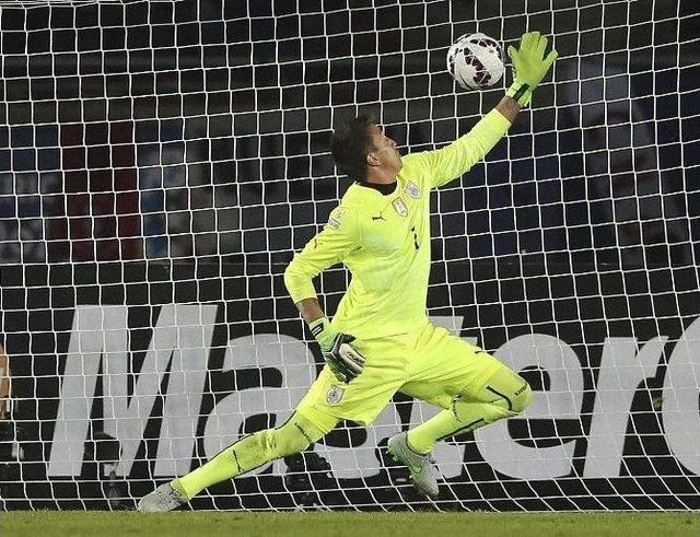 Muslera Arjantin Karşısında Devleşti