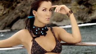 Tuğba Özay bikinili pozuyla yıllara meydan okudu!